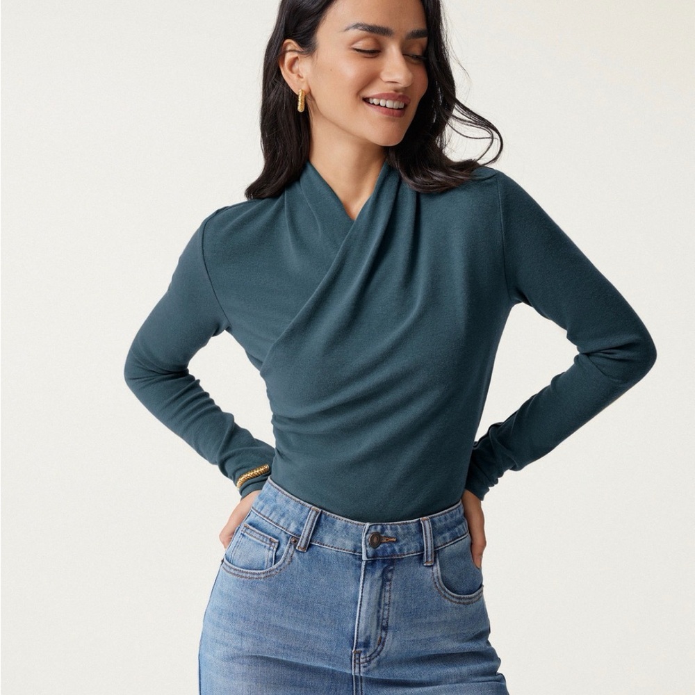 NWT OGL Dusk Blue Medium Eco-Mousse® Crossover Ruched Long Sleeve (Surplice) Top - Picture 3 of 8